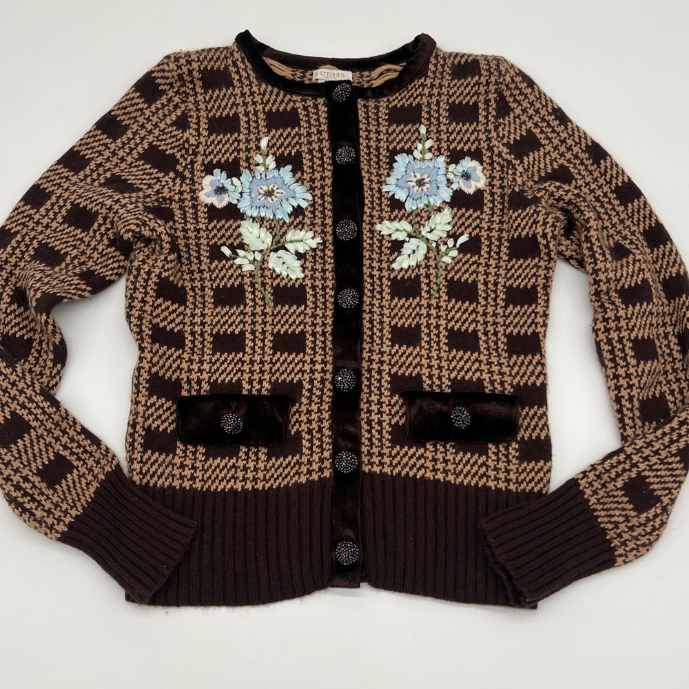 Unique Artisan Petite‎ Cardigan PM Floral Appliqué Beaded Buttons Vintage Style